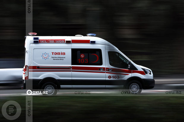 Buzovnada iki avtomobil toqquşub: Azyaşlı qardaş-bacı ağır yaralanıblar