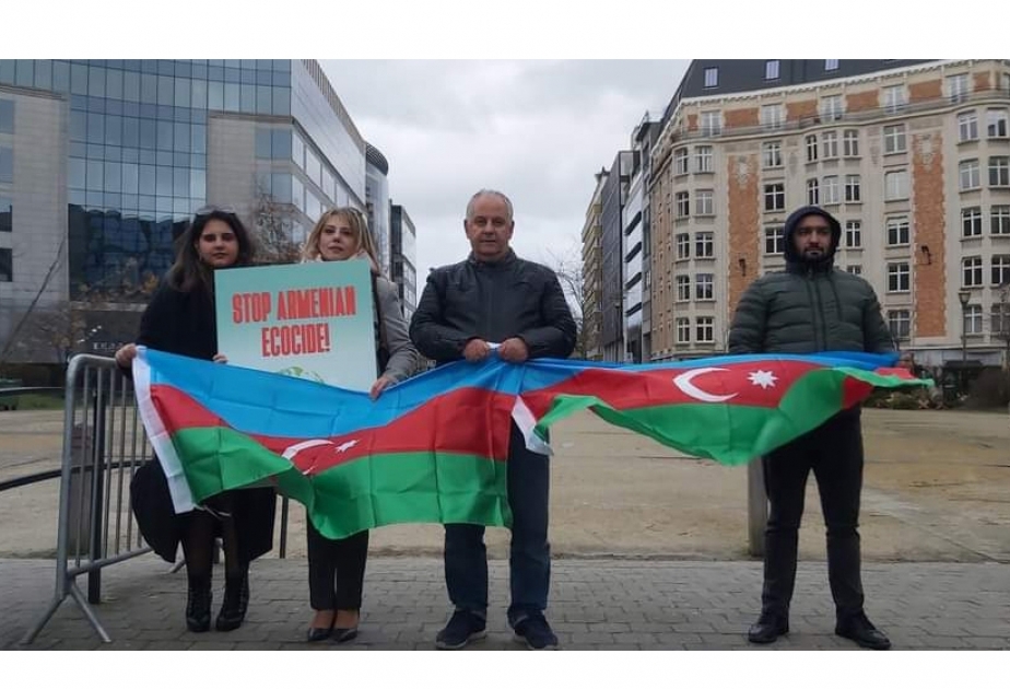 Erməni ekoloji terroruna etiraz olaraq Avropa Parlamentinin qarşısında dinc aksiya keçirilib