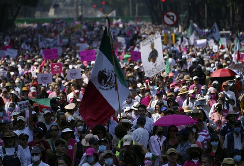 Mexikoda keçirilən etiraz aksiyasında 90 min insan iştirak edib
