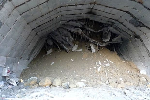 Hindistanda tunel çökdü: Azı 36 işçi dağıntılar altında qaldı