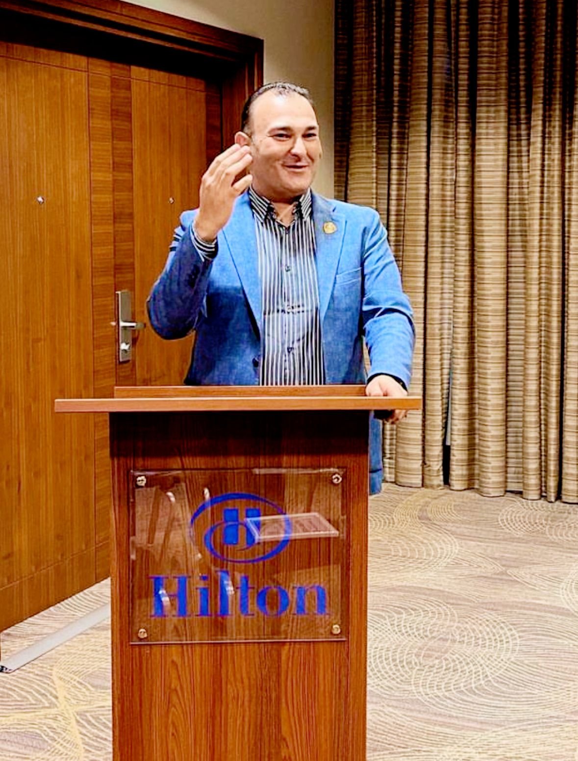ZALOV İMZA TV ALYANSININ rəhbəri hüquq eksperti İsmail Zalovun Hilton otelində brifinqdə çıxışı.