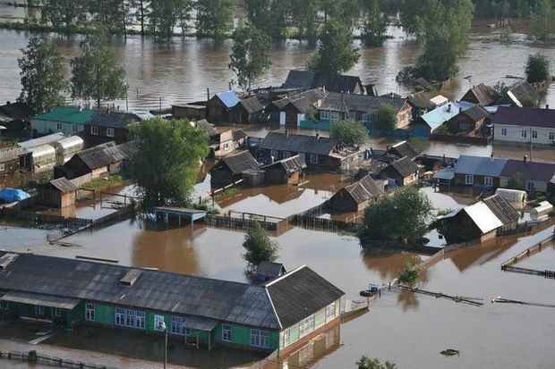 Rusiyada qar əridi, 100-dən çox evi su basdı