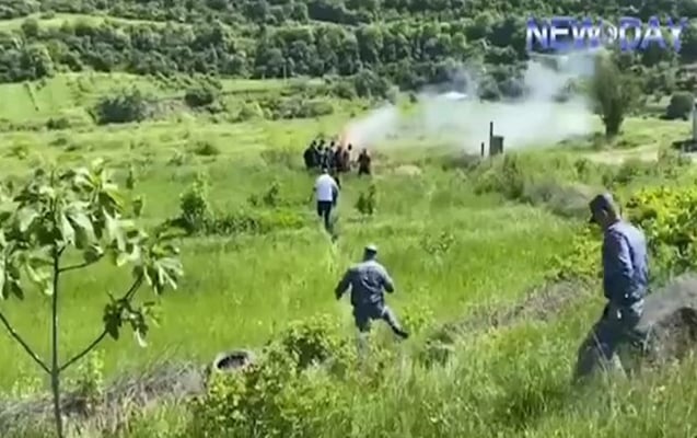 Ermənilər Qazaxın da kəndlərini tərk edərkən tikililəri yandırır