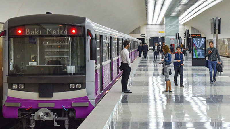 Metroda kondisioner problemi: Sərnişinlər narazıdır