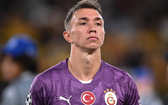 Muslera həm məhəllə, həm də klub aldı