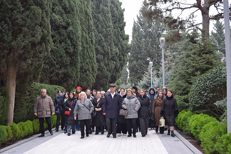 Botanika İnstitutunda Ulu Öndər Heydər Əliyevin anım gününə həsr olunmuş tədbir keçirilib