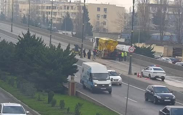 Babək prospektindən mərkəzə gedən yol yenidən bağlandı