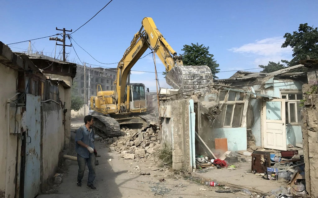 Bakıda söküntü işləri başladı - Ünvanlar