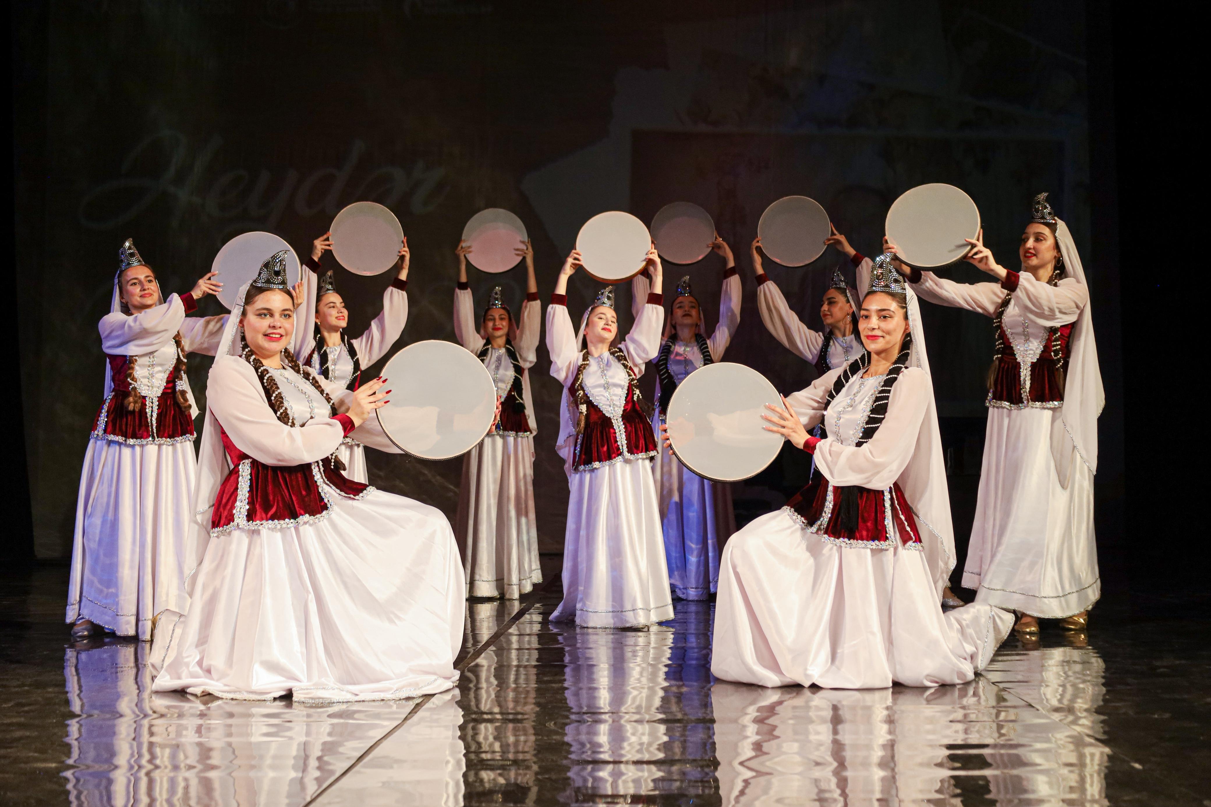 “Heydər Əliyev 102” adlı təntənəli ədəbi-bədii tədbir təşkil edilib