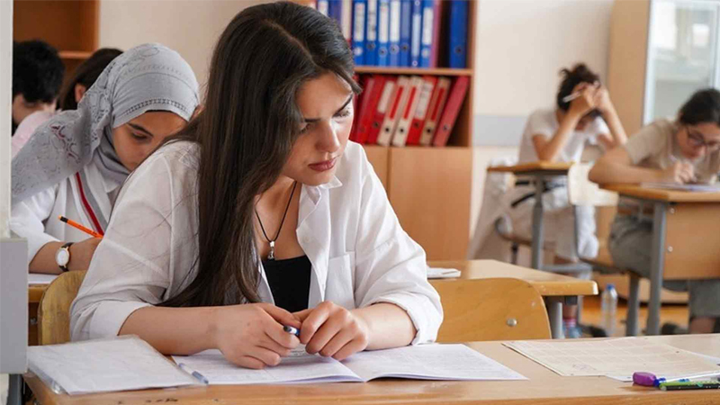 Qəbul imtahanlarında suallarda səhvlər var?