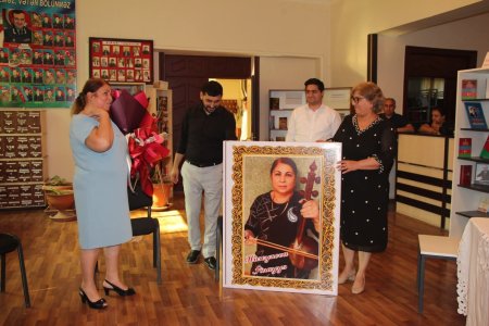 Yevlax Mədəniyyətinin ilk qadın kamança ifaçısı Hüseynova Sürəyyə Hüseyn qızı ilə görüş təşkil-Foto