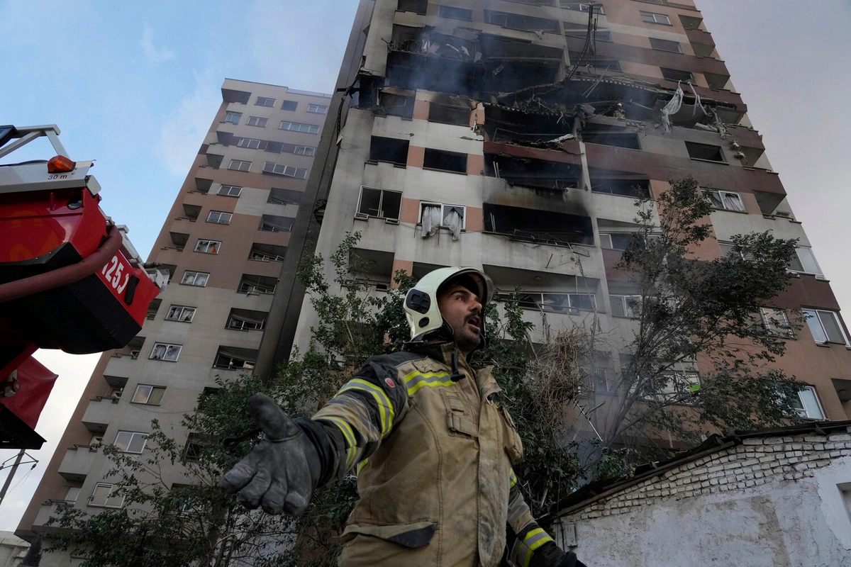İsrail Tehran və İsfahandakı raket sistemlərinə və radar qurğularına zərbələr endirib