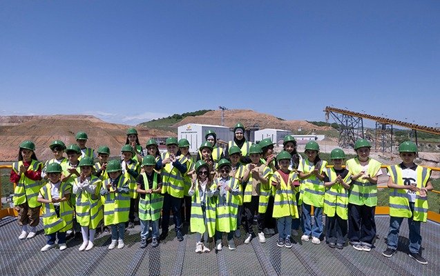 “AzerGold” əməkdaşlarının övladları üçün qızıl mədəninə ekskursiya təşkil edilib