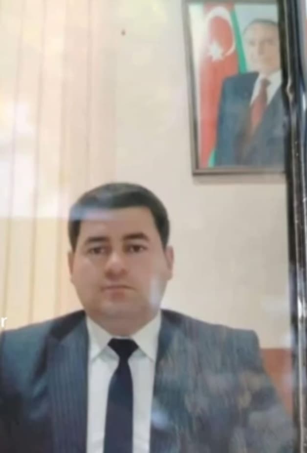 Gədəbəyin icra hakimiyyətinin vəzifəli şəxsi qazini döyüb? “Lexus”a minib qaçdı- Video