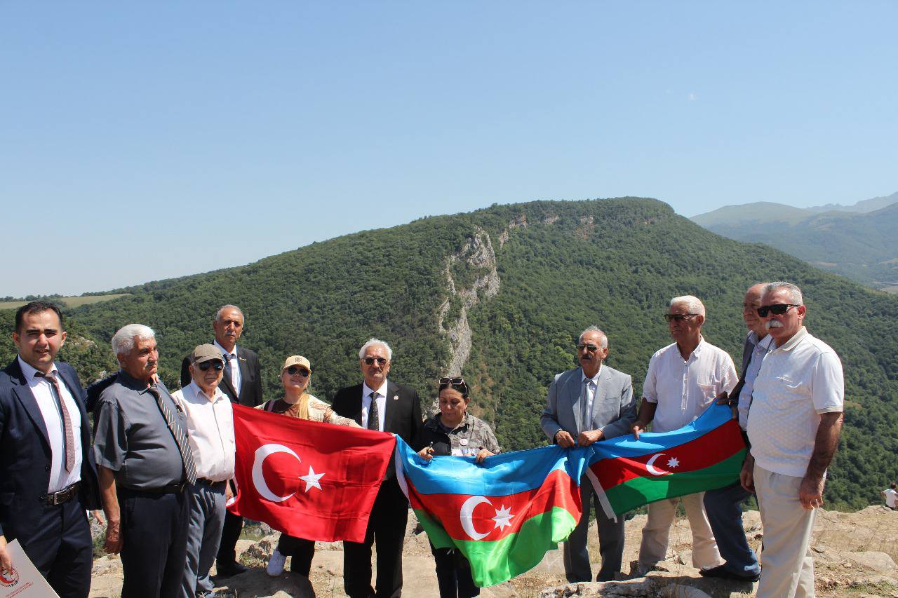CIDIR DÜZÜ AYDINLIĞINDA AZMAN ALİM-AYDINLARA GÖZAYDINLIĞI