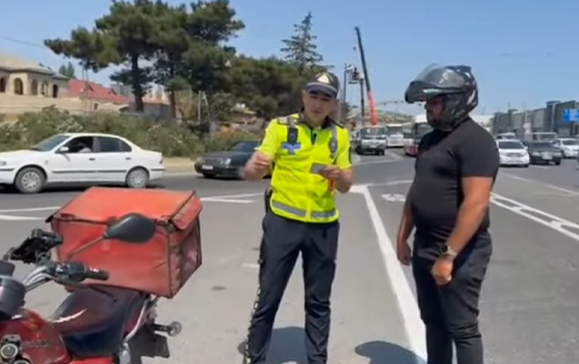 Polis ikitəkərli nəqliyyat vasitələrinin sürücülərini maarifləndirir - Video