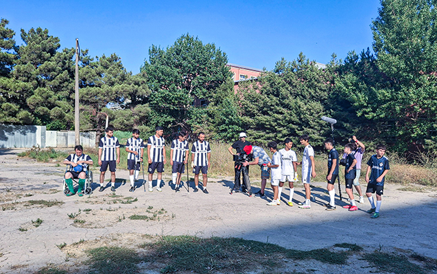 Oyun meydançasından çəkiliş meydançasına - Balaxanı neftçilərinin futbol komandası filmdə yer aldı
