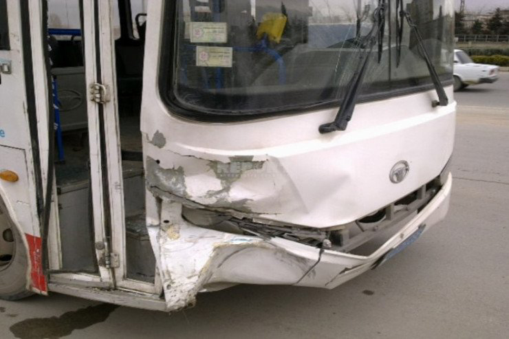 58 yaşlı qadını avtobus vurub öldürdü