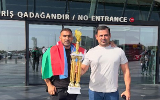 Şikar Bədəlov rəqibini nakauta saldı