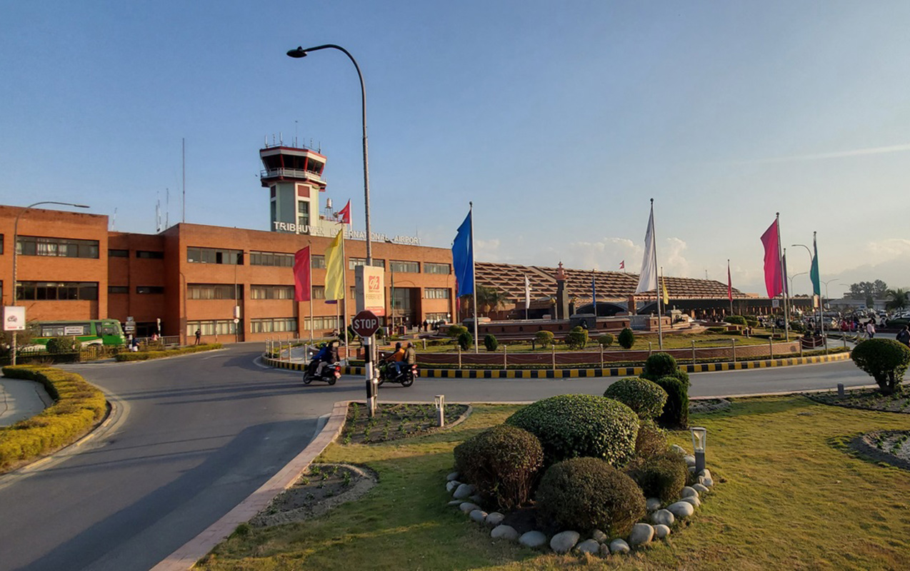 İğtişaşlara görə bağlanan aeroport açıldı