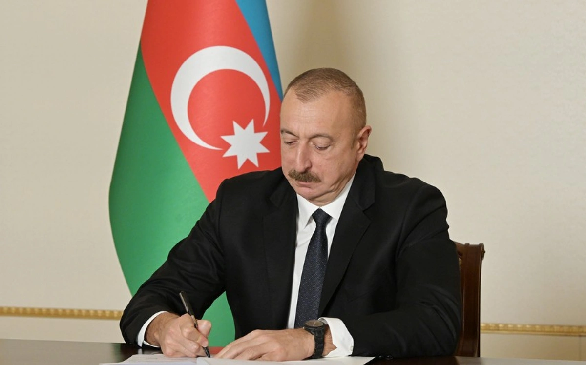 İlham Əliyev bir qrup dəmiryolçunu təltif etdi - SİYAHI