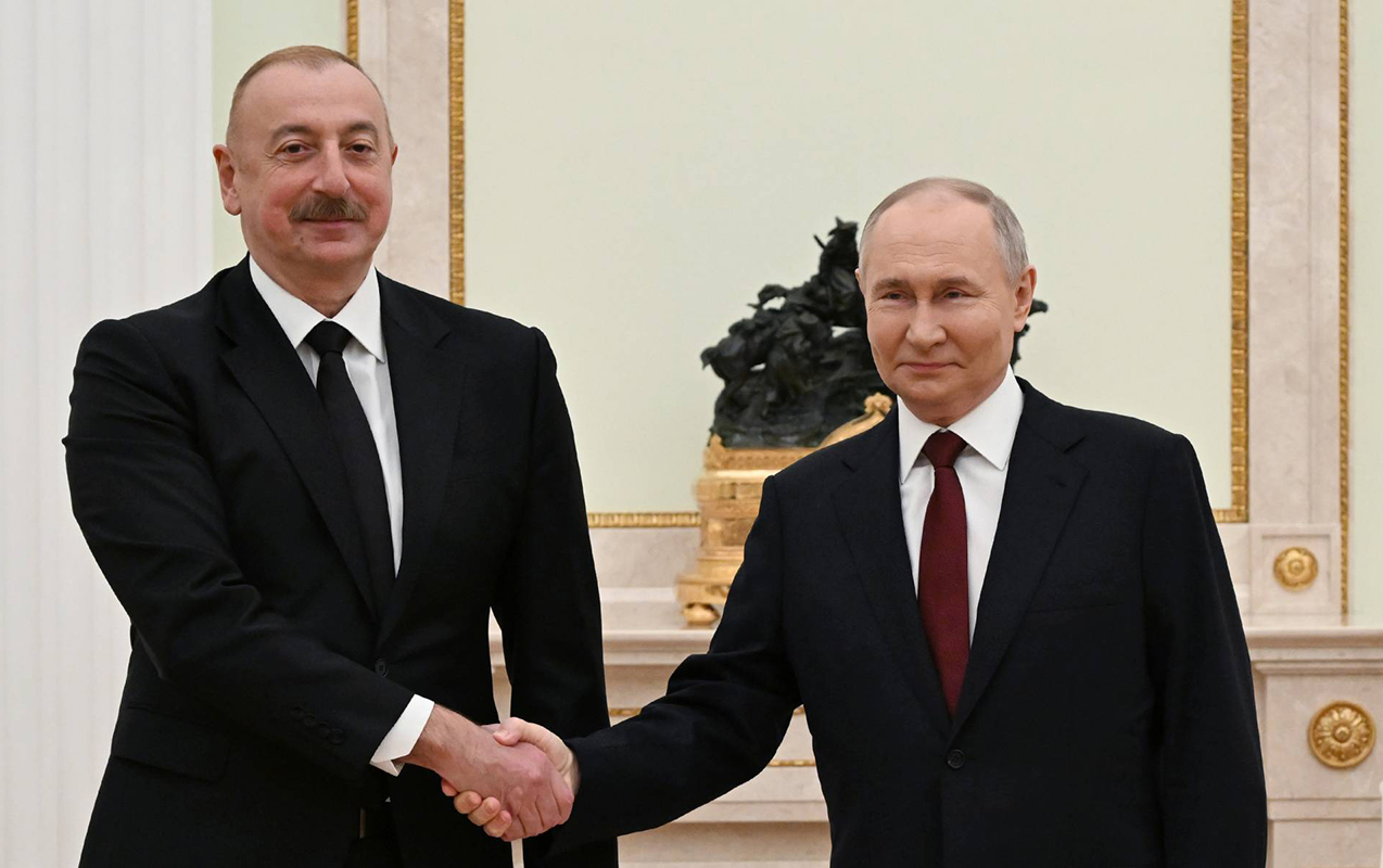 İlham Əliyev Putinlə telefonla danışdı