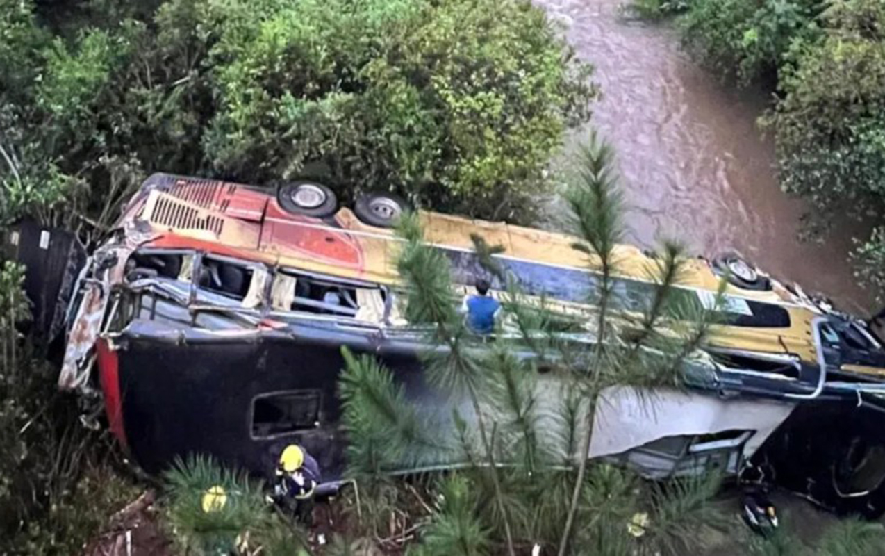 Argentinada avtobus çaya aşdı - 9 ölü, 29 yaralı