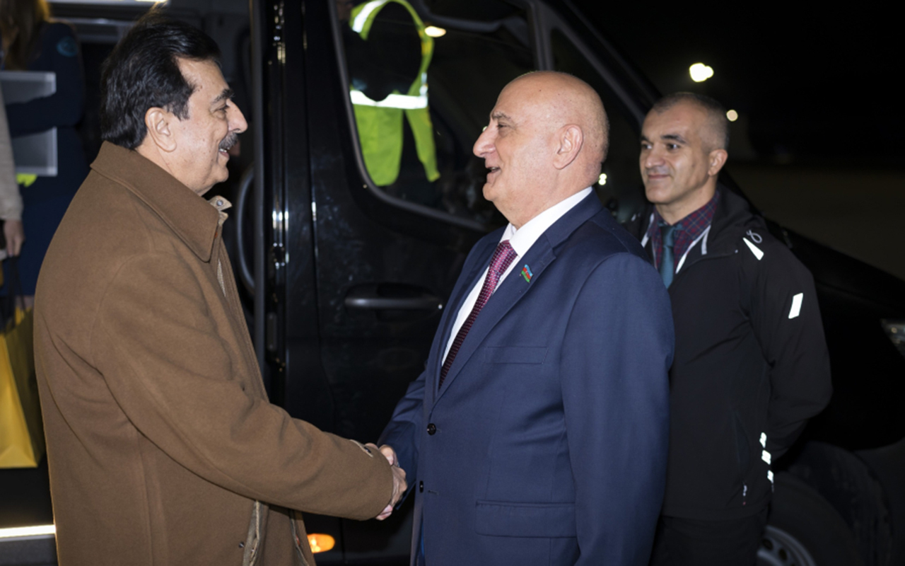 Pakistan Senatının sədri Bakıdadır - Foto