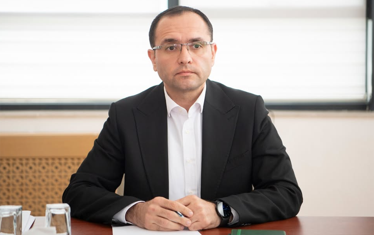 Nazir vətəndaşları qəbul edəcək