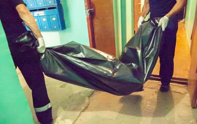 Qadın sobanın üstünə yıxılaraq yandı