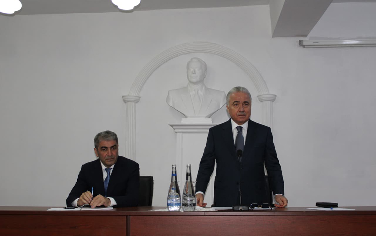 Balakənin icra başçısı kollektivə təqdim olundu - Fotolar