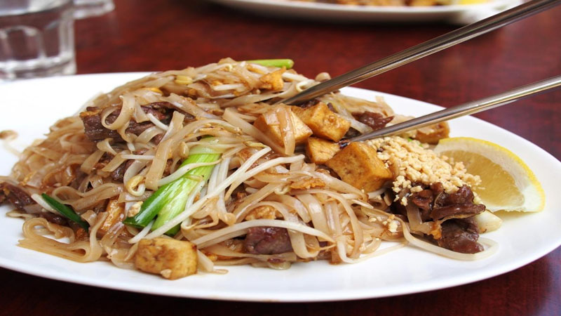 Niyə yeməyi Asiyada çubuq, başqa yerlərdə isə qaşıq və çəngəllə yeyirlər?