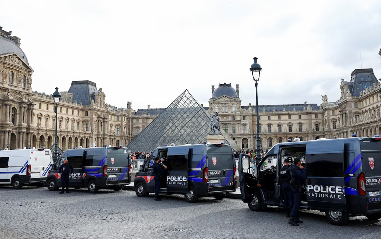 Luvrdan oğurlanan əşyaları bu şirkətə satmaq istəyiblər