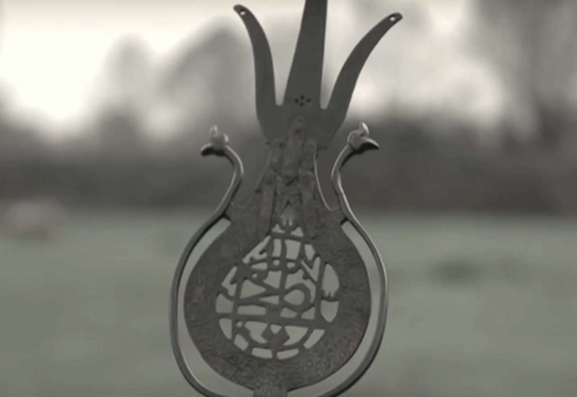 Azərbaycanda UNİKAL TAPINTI: Astarada Səfəvilərə aid döyüş bayrağının başlığı aşkar edilib