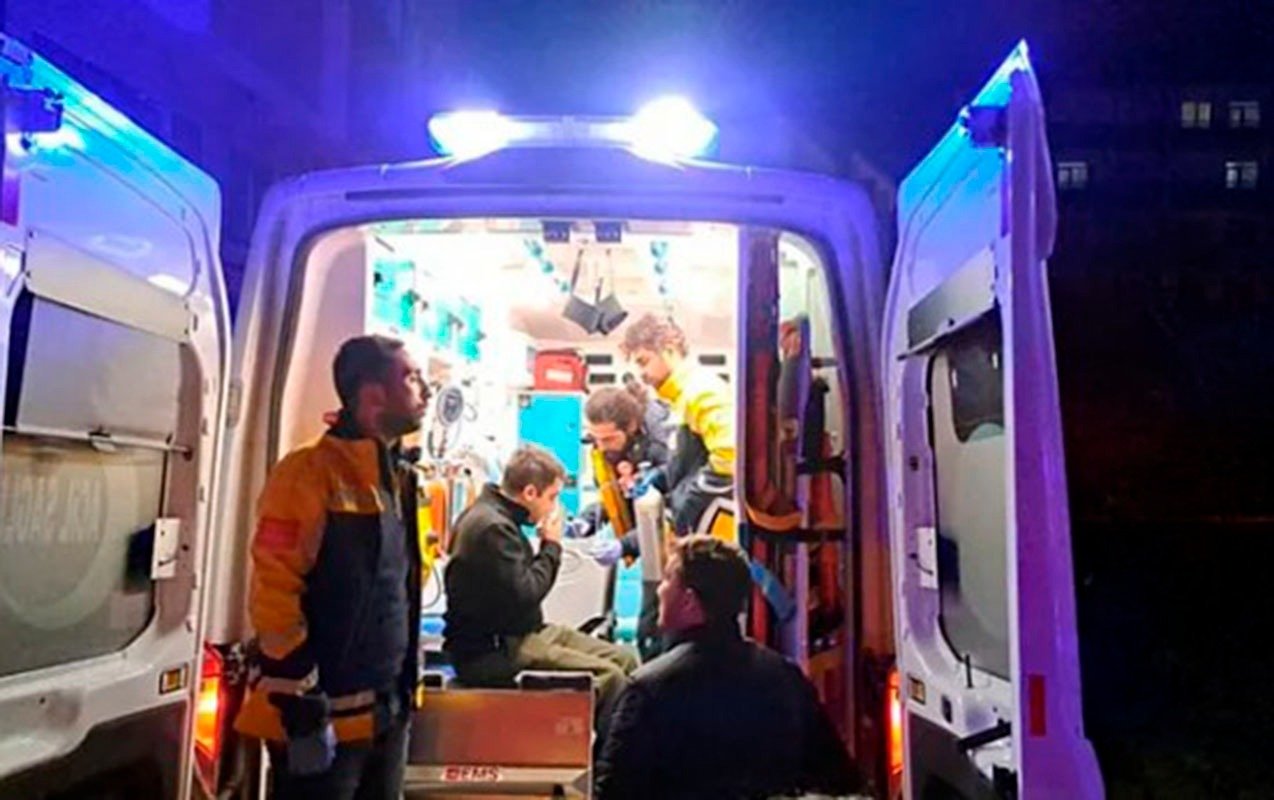 Türkiyədə yaşayış binasında yanğın - 15 nəfər tüstüdən zəhərləndi