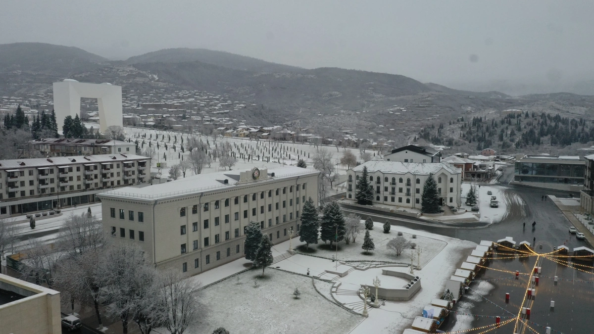 Xankəndinə mövsümün ilk qarı yağdı