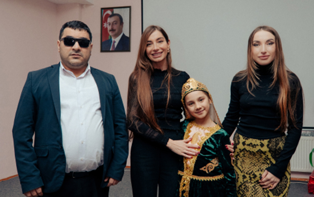 Arzu və Alena Əliyevalar sığınacaqda