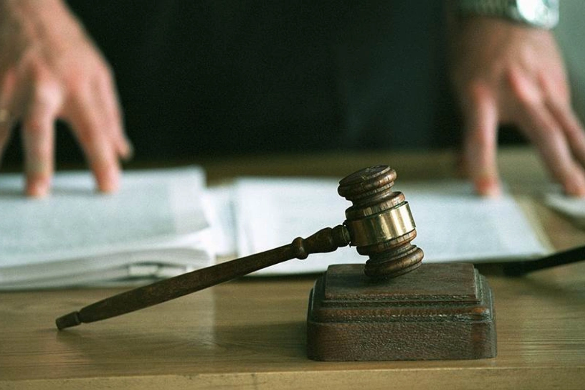 Oğlunu həbsdən azad etmək istəyən ata 60 min manatlıq dələduzluqla üzləşdi