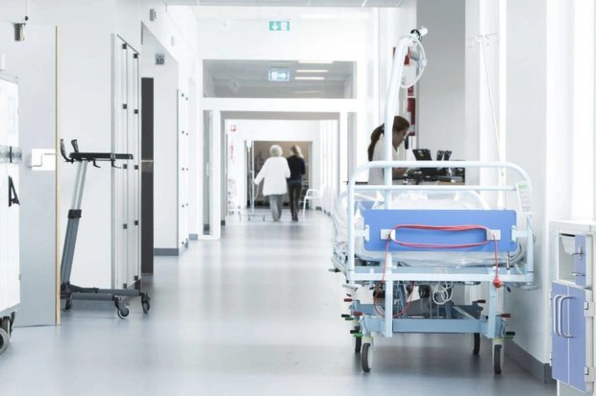 Altı gün əvvəl maşınla vurulan qadın xəstəxanada öldü