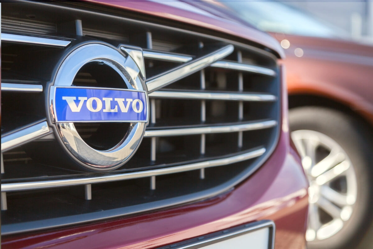 "Volvo"dan genişmiqyaslı yenilənmə: İki milyondan çox avtomobili əhatə edəcək