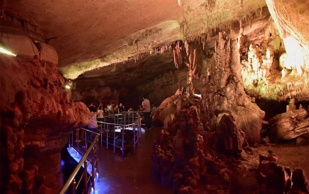 Gürcüstanda bu turizm obyektləri bağlandı