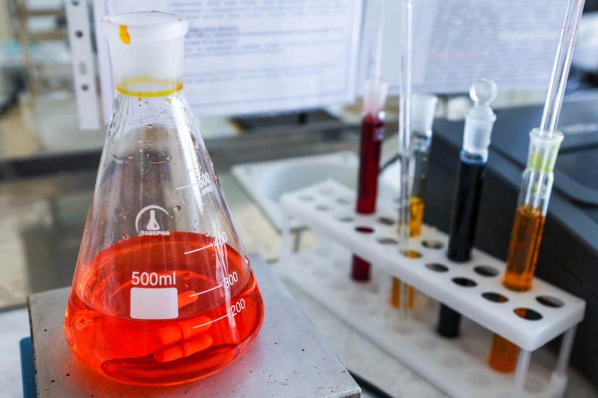 İçkilərdə şəkər və spirt miqdarını qısa zamanda aşkar edən sensor yaradılıb