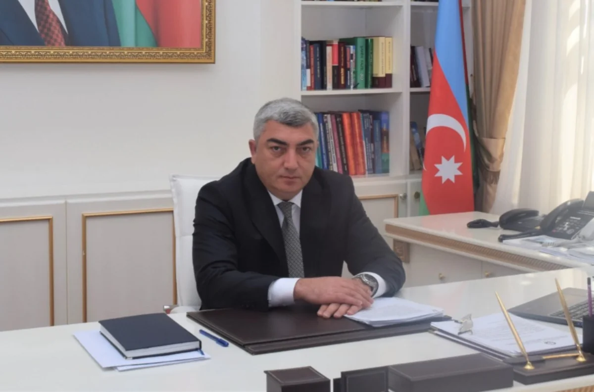 İcra başçısı iki vəzifəli şəxsi işdən çıxardı