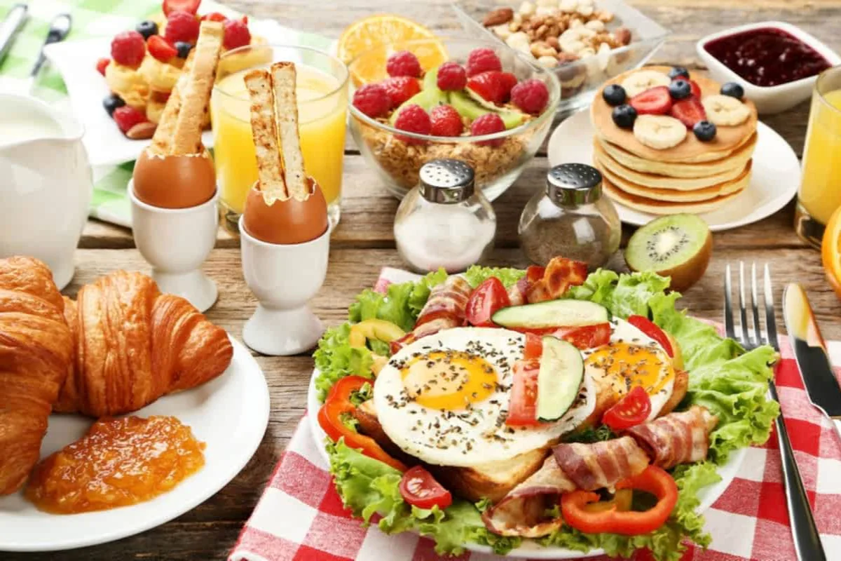 Səhər yeməyi zamanı tez-tez hansı səhvə yol veririk? - Diyetoloqdan xəbərdarlıq