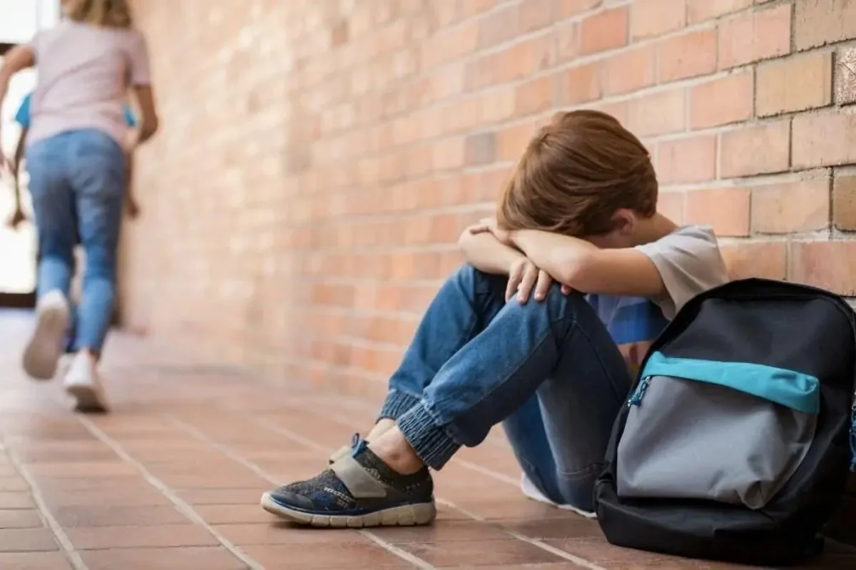 Psixoloq məktəblinin həmyaşıdları ilə problemlərini üzə çıxarmağın yollarından danışıb