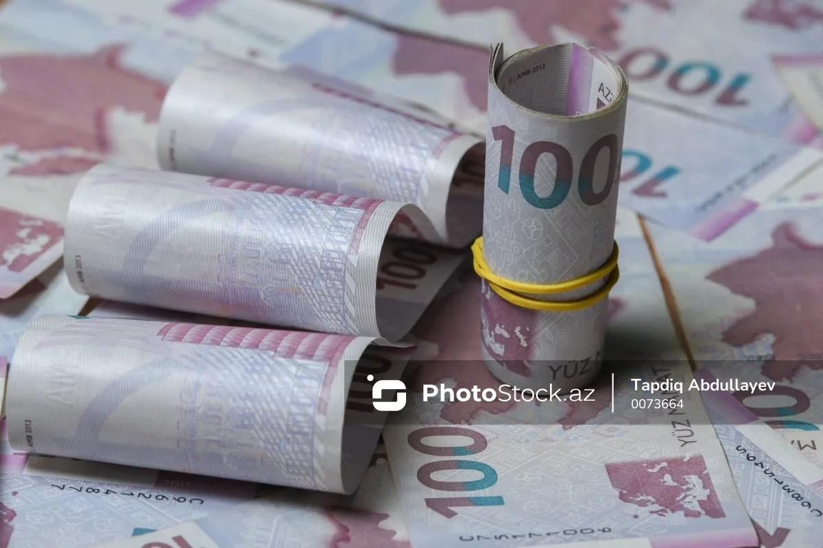 Prezident təsdiq etdi: Kimlərin maaşları artacaq?