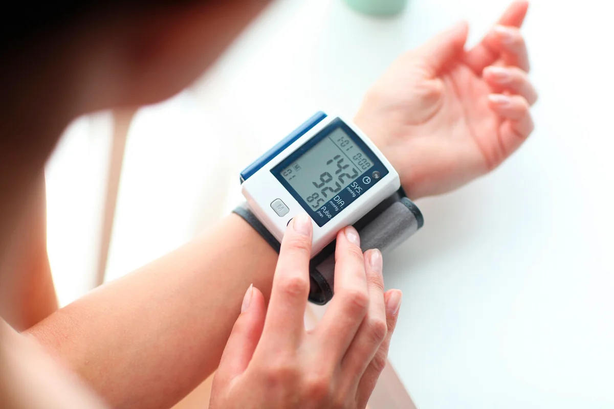 Mütəxəssis rəyi: Qan təzyiqi qəfil yüksəldikdə atılmalı olan ilk addımlar