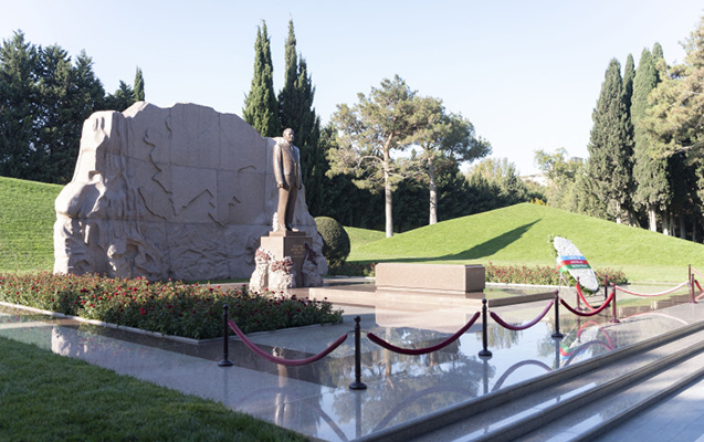 Efiopiyanın Baş naziri Fəxri xiyabana getdi