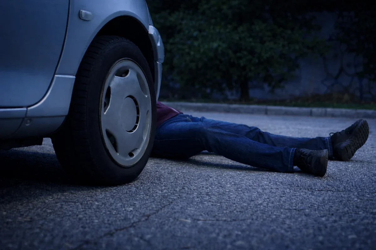 Abşeronda yolu keçmək istəyən piyadanı maşın vuraraq öldürüb