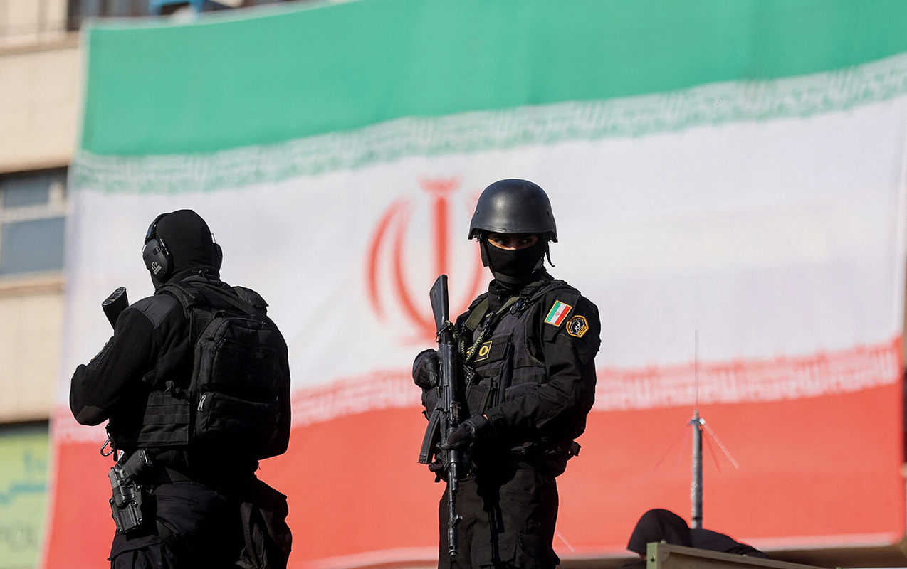 Tehranda silsilə hücumlarda 10 polis həlak oldu